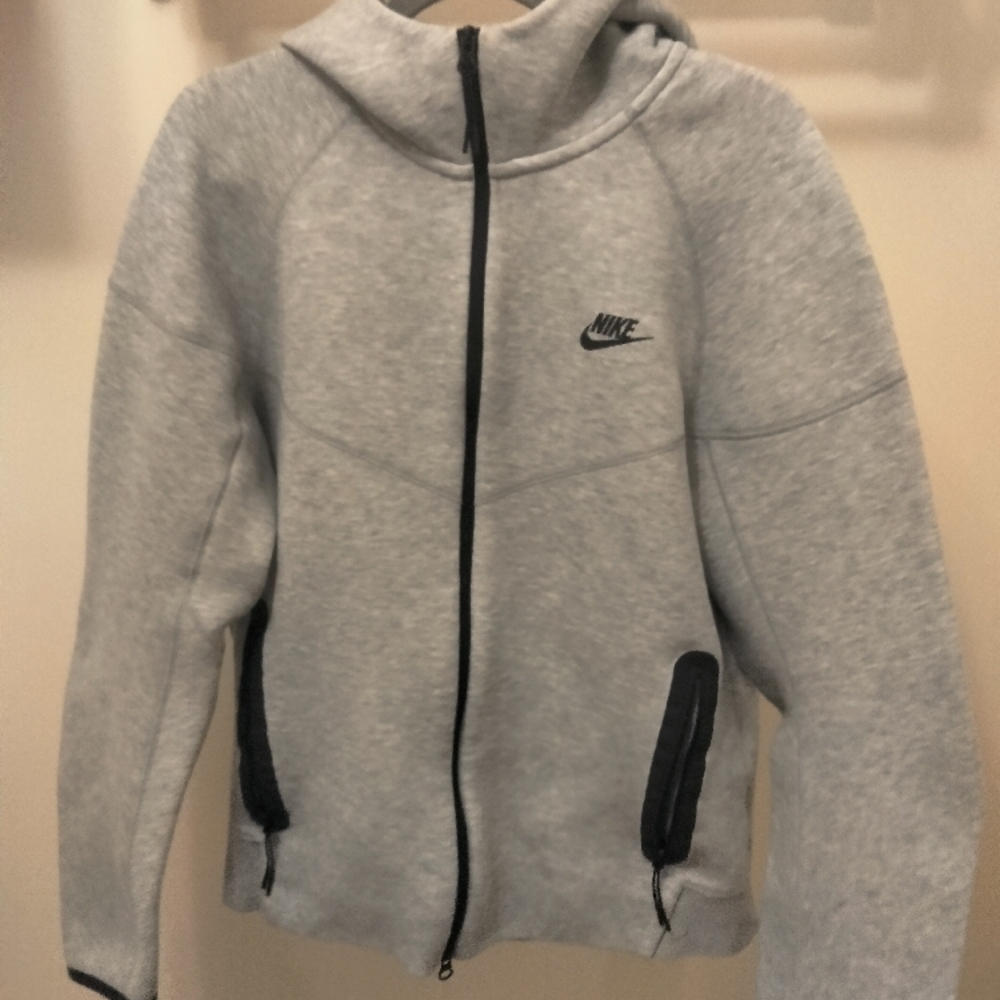 Men's Nike Tech fleece gray Zip-Up Hoodie sz Large.